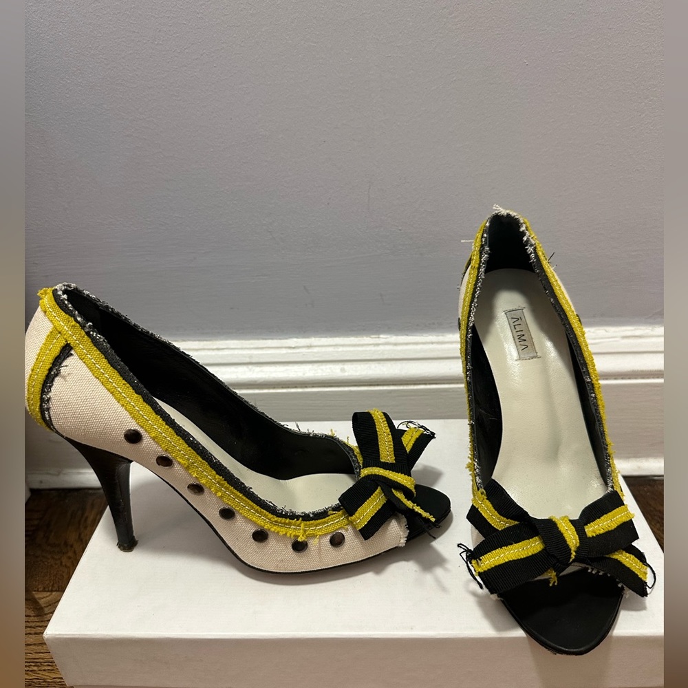 ALIMA Peep Toe Bow Pumps